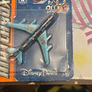 Matchbox 2013 Disney Parks Airplane Diecast Vehicle